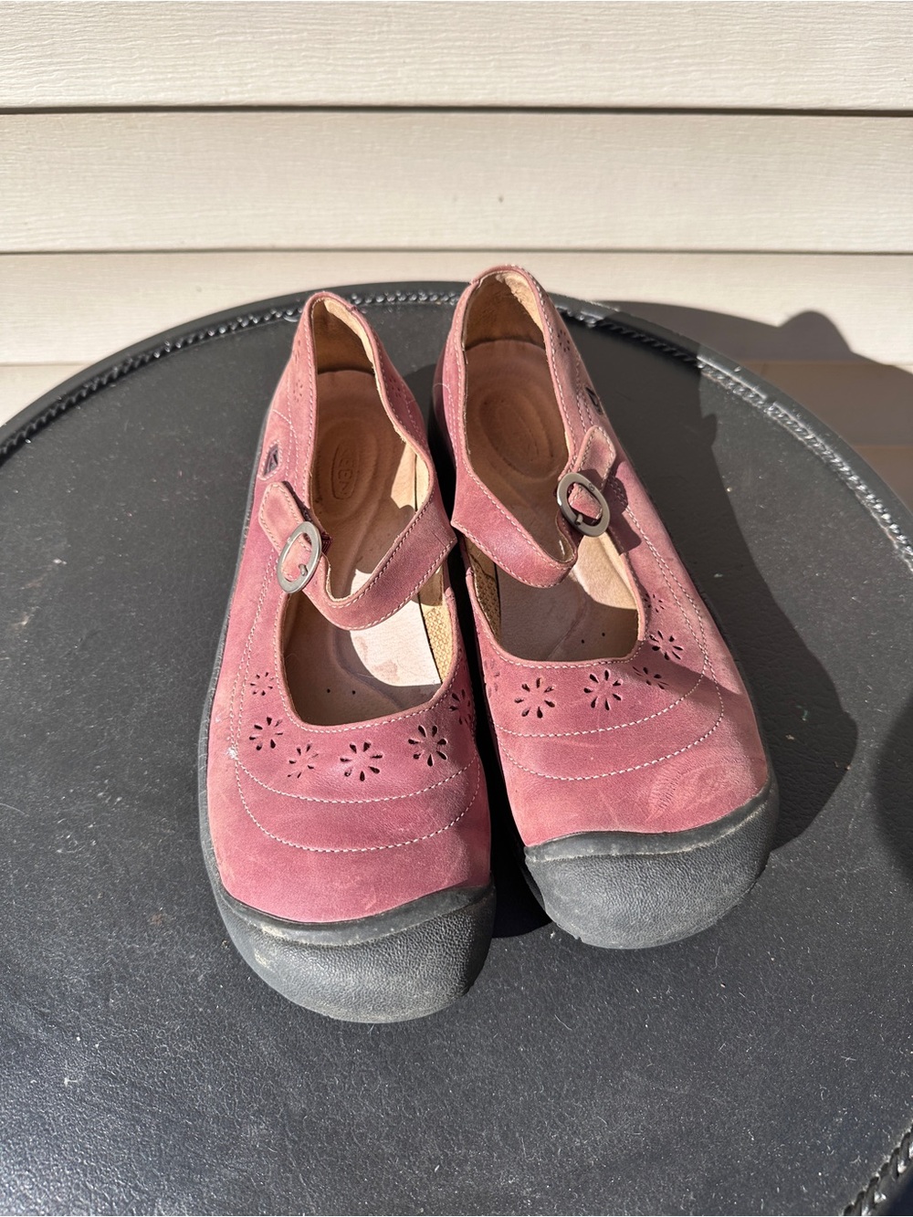 KEEN Burgundy Leather Floral Cutout Comfort Mary Jane Shoes Flats Size 11